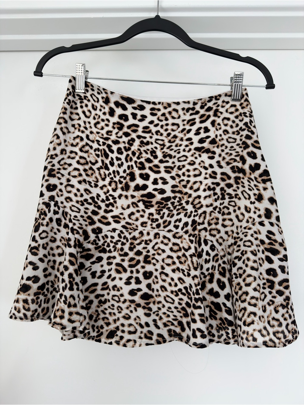 Mi Ami Print A-Line Mini Skirt | Beige & Black Leopard | Vacation
